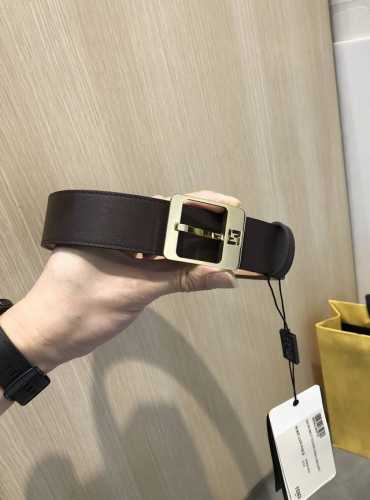 F家 新版本 特 特 批P180宽35Mm F标志造型皮带，支持Nfc针扣式钢环带扣，进口亮光小牛皮搭配树膏制成，镀金表面金属制品，原版细节走线，品质保证，细节