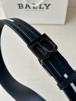 bally 巴利 专柜同款 男士腰带 宽3.4Cm 这款选用反面进口牛皮精制而成 正面金属扣 简约百搭 可调式长度可轻松匹配完美尺寸