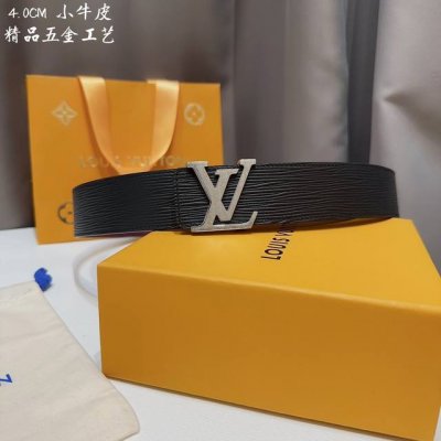 同步 Lv路易男士 宽度4.0 Cm 简单大方 精品五金 双面进口皮 佩戴效果非常不错 送礼自用最佳推荐