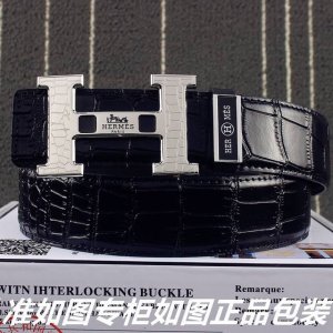 品名：爱马仕.Her..Mes鳄鱼纹 型号：认准如图专柜包装，赠送打孔器 材料：百分百进口原厂头层牛皮皮带，24K纯钢扣永不掉色保证真皮鳄鱼纹路。专柜同等质量，