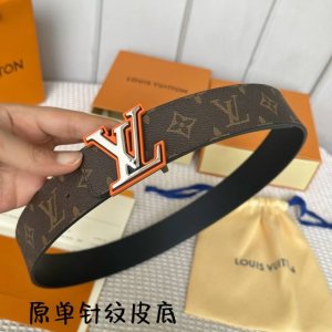 特 寬：40Mm 驢家新品 寬度40Mm 驢家ss24早春新品腰帶系列 意大利原廠皮料 扣頭採用雙拼視覺效果工藝 全方位精打細磨 精密度厚金電鍍 雙面用