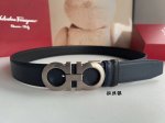 特 男士必入的质感腰带｜菲拉格慕 彰显气质的单品，对版8字金属夹扣，触觉上舒适细腻，再配上头层牛皮纹理皮质，足够简约足够精致。3.5Cm