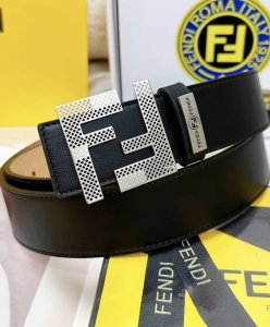 皮带：Fendi.芬迪.顶级原单复刻. 腰带：百分百进口头层牛皮，保证真皮。双层Ff镂空雕花工艺24K纯钢扣，永不掉色小牛皮纹路正反双面使用商场专柜同等质量，