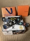 品名：Lv..路易..威登原单 材质：原单牛皮腰带 百分百头层牛皮腰带保证真皮，24K纯钢扣，专柜原单品质、做工精细，时尚大牌，送人自用首选 包装： 请认准如图