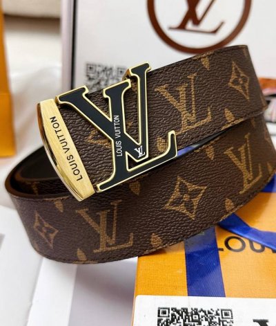 皮带：Lv.路易威登顶级复刻- 腰带：原单品质百分百进口头层牛皮，保证真皮。雕花镂空浮雕工艺.真空电镀.永不掉色.24K纯钢扣头层老花，黑格，棕格，黑花，格仔系