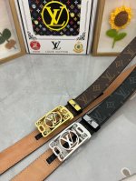 品名：Lv..路易..威登自动带 材质：原单牛皮腰带 百分百头层牛皮腰带保证真皮，24K纯钢扣，专柜原单品质、做工精细，时尚大牌，送人自用首选 包装： 请认准如