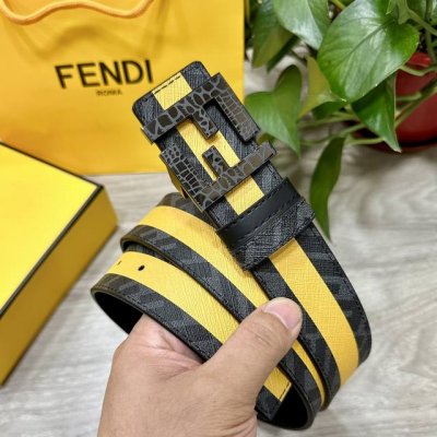 Fendi 芬迪 专柜同款 宽4.0Cm 双环正反用腰带 F按钉搭扣 黑色Cuoio Romano皮革材质 反面面料带有烟草黄和黑色Ff图案 黑色珐琅金属饰面