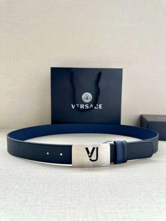 宽度3.5Cm此款35全牛皮皮带，饰有金属Greca搭扣，正面刻有Versace Logo。 Greca Goddess搭扣 Logo雕刻 材质：100%牛皮 - 点击图像关闭