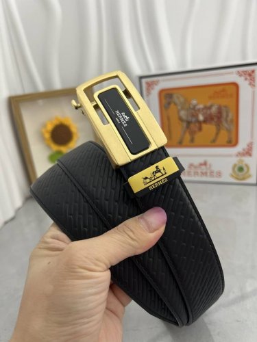 品名：爱马仕.HermèS 自动带 材质：原单牛皮腰带 百分百头层牛皮腰带保证真皮，24K纯钢扣，专柜原单品质、做工精细，时尚大牌，送人自用首选 包装： 请认准