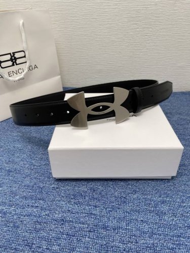 Balenciaga巴黎世家新款时尚腰带，双面小牛皮，配上复古经典扣，时尚百搭，宽度3.5Cm