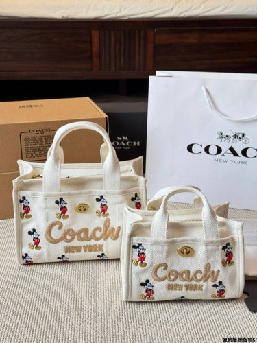 复刻版 原版布 Coach &Disney限定 Tote Coach 蔻驰 Cargo Tote 单宁牛仔托特包 千呼万唤的牛仔系列终于来噜～ 对牛仔真的毫无抵
