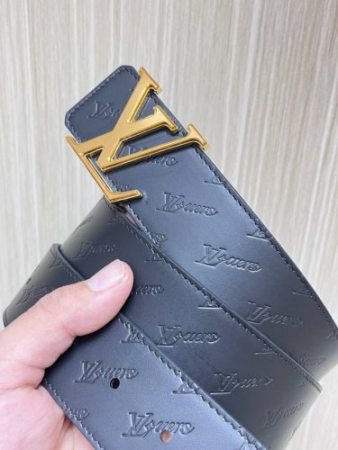 特 4.0当季新款 一面进口小牛皮 一面进口帆布印花 可双面用 搭配精品扣头 实物实拍