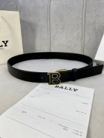 Bally 巴利 荔枝纹双面头层牛皮皮带，配有金 银 B 字母扣头该皮带可调节，且能根据需要剪裁质量保证达到修身效果