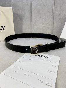 Bally 巴利 荔枝纹双面头层牛皮皮带，配有金 银 B 字母扣头该皮带可调节，且能根据需要剪裁质量保证达到修身效果