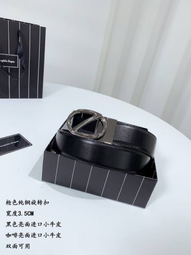 杰～尼亚 宽度3.5Cm 支持芯片防伪 。双面皮带，牛皮材质，配有钌金Gancini扣饰。风格现代，为日常造型增姿添彩。该皮带可调节，且能根据需要剪裁，达到修身