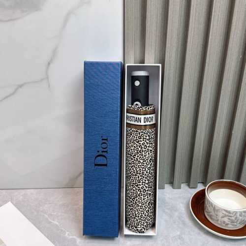 Dior 迪奥 2025夏季新款 Led灯全自动折叠晴雨伞 黑色涂层防晒有效阻隔紫外线99%，Upf 50 所以能起到伞下体感降温的效果！ 有效隔热，高效防晒