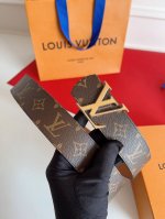 L家 路易* 当季新款 传世经典 L* Stitch 40Mm 商务休闲腰带 双面设计：Monog-M帆布 + 素雅皮革 精致金属搭扣 磨砂纹理细节 4Cm宽度