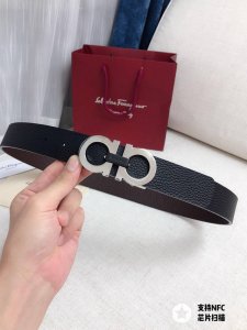品牌:菲拉格慕 特 尺寸:34Mm 正品尺寸 五金材质:专柜精品铜扣，真空电镀，工艺精细 带身材质:天然双面头层荔枝纹牛皮、质感超赞，手感柔软，对版车线，对版线
