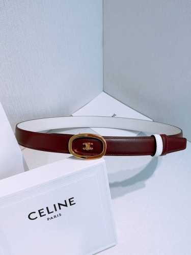 Celine凯旋门经典双面腰带 这款灵感源自于品牌标志性腰带，配备可拆卸的Triomphe搭扣与全新双面腰带设计. 宽度：25毫米