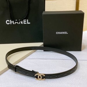 Chanel 23C 字母腰带 软硬适中的小羊皮 春夏搭配好帮手 一年四季最不可缺少的搭配神器 穿裙子西装搭它简直不要太高级 2.0Cm精品