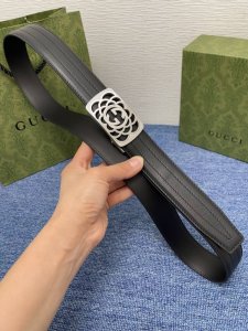 古奇 Gucci进口小牛皮，手感细腻柔软，搭配纯钢精品自动扣，男士必备！宽度：3.5Cm