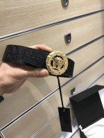 配送专柜包装 打孔针 批专柜同款、实拍专柜官网，尺寸:宽38Mm，原版立体半脸间色美人头扣 ，极富设计美感 ，双面采用进口原版小牛皮压花，彰显个性，清晰美观，皮