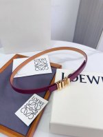 特 Loewe 罗意威专柜最新同款腰带 选用光滑牛皮革窄款腰带 配有Anagram Pebble针扣 卓越的工艺 个性的造型 精美的材质 宽 15Mm