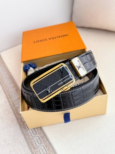 品名：Lv..路易..威登 腰带原单自动带 皮带 型号：自动扣，纯钢材质自动扣，头层牛皮自动带身，实物拍摄 材料：百分百头层牛皮，保证真皮。24K纯钢扣，永不掉