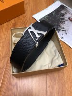 配全套包装盒 Lv：路易威登 Louis Vuitton 正版开模 此款腰带双面采用意大利原厂定制进口牛皮带身 精密电镀标志性五金搭扣 对版专柜足宽4.