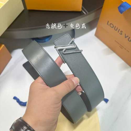 特 寬度：40Mm Lv Ide Truck L Oeii雙面腰帶 驢家 海外原單代特供 面為進口小牛皮荔枝紋襯托原廠配色柔軟小牛皮底 搭配最新鋼五金搭扣 手感