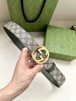 宽度3.8Cm Gg Marmont系列每一季都会推陈出新，为灵感源于70年代的标志性双G搭扣注入现代精髓。这款黑色 米色和乌木色Gg Supreme帆布腰带反