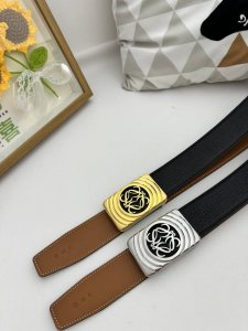 品名：罗意威 腰带原单 材质：原单牛皮腰带 百分百头层牛皮腰带保证真皮，24K纯钢扣，专柜原单品质、做工精细，时尚大牌，送人自用首选 包装： 请认准如图专柜包装