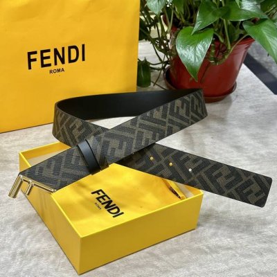 Fendi 芬迪 专柜同款 宽4.0Cm 双环正反用腰带 F按钉搭扣 黑色Cuoio Romano皮革材质 反面面料带有烟草黄和黑色Ff图案 黑色珐琅金属饰面