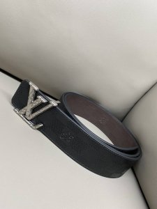 Lv 路易威登 双面可用 双面压格一条单2条用4.0热压立体小牛皮 高品质花花扣 新款同步更新 DDD