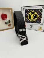 品名：Lv..路易..威登原单 材质：原单牛皮腰带 百分百头层牛皮腰带保证真皮，24K纯钢扣，专柜原单品质、做工精细，时尚大牌，送人自用首选 包装： 请认准如图