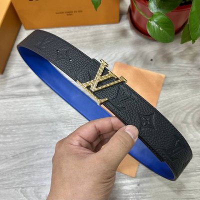 Lv.路易威登 宽40Mm双面原版小牛皮 搭配单钌钯电镀扣 完美的手感.油边 出众的设计.风格 高贵奢华 时尚大方 高清实拍 货真价实 品质保证 双面用
