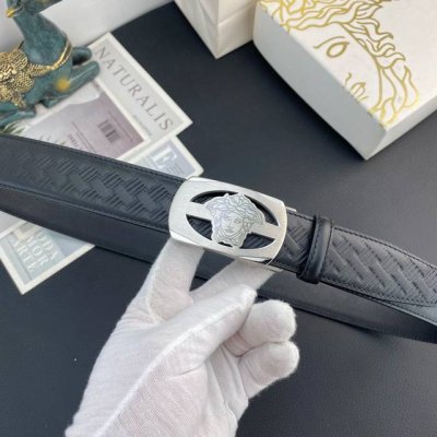 范思哲 特种自动带皮腰带系列 ，原厂五金精品不锈钢扣，手感柔软舒适 宽3.5Cm。