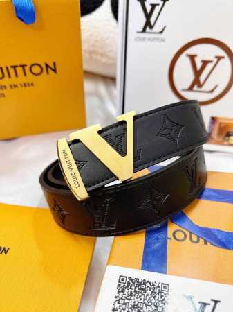 皮带：Lv..路易..威登顶级复刻. 腰带：原单品质百分百头层牛皮，保证真皮。V形哑面双层拼接设计.真空电镀.永不掉色.24K拉丝纯钢扣头层小牛皮纹路双 - 点击图像关闭