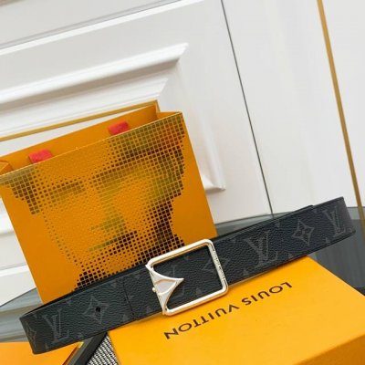 驢家新品 Nigo新品限量版 採用专用面料品牌花紋 搭配原廠小牛皮底製成 全新造型搭扣 令人眼前一亮 雙面可用 3.5Cm