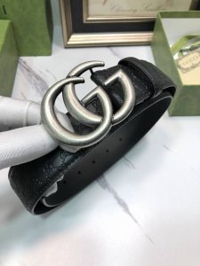 特 配全套包装礼盒 古驰：原单头层牛皮压小G面，内衬头层小牛皮底，搭配原单扣,原产皮料定制，专柜宽度3.8