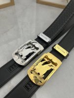 品名：巴宝莉 自动带 材质：原单牛皮腰带 百分百头层牛皮腰带保证真皮，24K纯钢扣，专柜原单品质、做工精细，时尚大牌，送人自用首选 包装： 请认准如图专柜包装赠