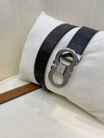 Ferragamo菲拉格慕男士专柜对版金属扣，头层牛皮双面外用腰带，商务通勤休闲场合均适合佩戴。3.5Cm。