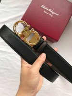 配送专柜全套礼盒包装。Ferragamo 风格华贵典雅，实用性和款式并重，以精致手工设计和款式新颖誉满全球。