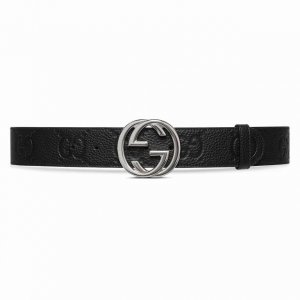 古驰.Gucci 全套包装 4.0Cm Gg 2024新款Supreme帆布是品牌的一款代表性面料，其灵感源自30年代的典藏设计。互扣式双G以钯金色调配件亮眼呈