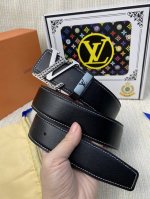 品名：Lv..路易..威登原单 材质：原单牛皮腰带 百分百头层牛皮腰带保证真皮，24K纯钢扣，专柜原单品质、做工精细，时尚大牌，送人自用首选 包
