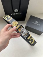特P250 宽度3.8Cm Versace /Fendi 标志造型宽皮带，联名钉扣/旋转式美人头扣，范思哲原版进3D打印花绘 印有浮雕间色Ff 图案，镀金表面金