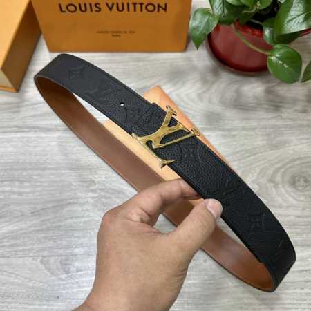 Lv.路易威登 宽40Mm双面原版小牛皮 搭配单钌钯电镀扣 完美的手感.油边 出众的设计.风格 高贵奢华 时尚大方 高清实拍 货真价实 品质保证 双面用 - 点击图像关闭