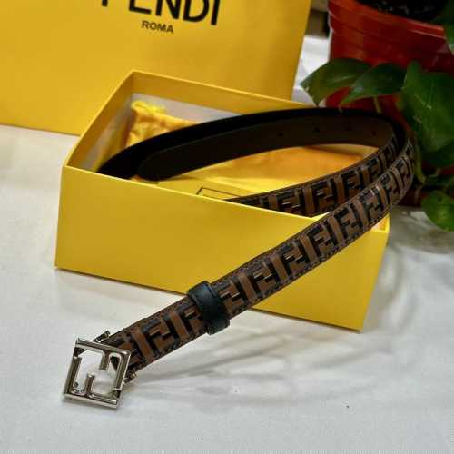 特 Fendl芬迪 宽20Mm，原单进口小牛皮，搭配原单钌钯电镀F扣，手感.油边近乎完美，原产皮料定制，质感无可挑剔，出众的细节，高清实拍，货真价实，品质保证。