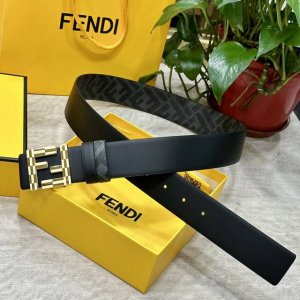 fendi 芬迪 专柜同款 宽4.0Cm 双环正反用腰带 Ff按钉搭扣 黑色Cuoio Romano皮革材质 反面面料带有烟草黄和黑色Ff图案 黑色珐琅金属饰面