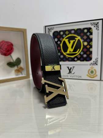 品名：Lv..路易..威登 材质：原单牛皮腰带 百分百头层牛皮腰带保证真皮，24K纯钢扣，专柜原单品质、做工精细，时尚大牌，送人自用首选 包装： - 点击图像关闭